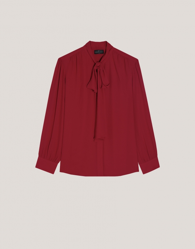 Blouse with bow in red flaire crepe