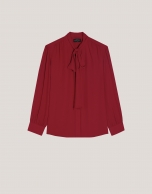 Blouse with bow in red flaire crepe