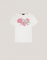 Of-white cotton top with embroidered raspberry flowers