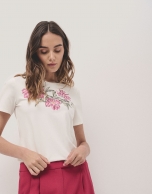 Of-white cotton top with embroidered raspberry flowers