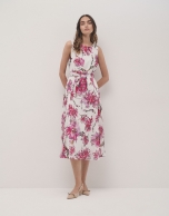 Vestido midi sin mangas en georgette estampado floral tonos frambuesa