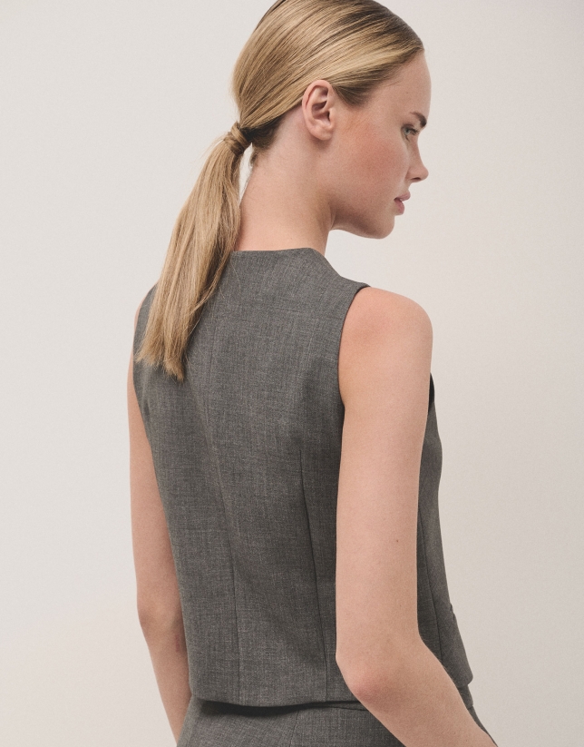 Masculine-cut double tailored vest in grey double crepe