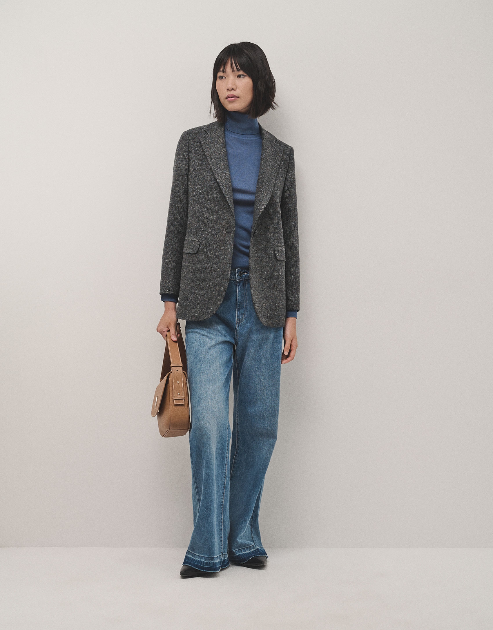 Blue herringbone blazer in wool with one button