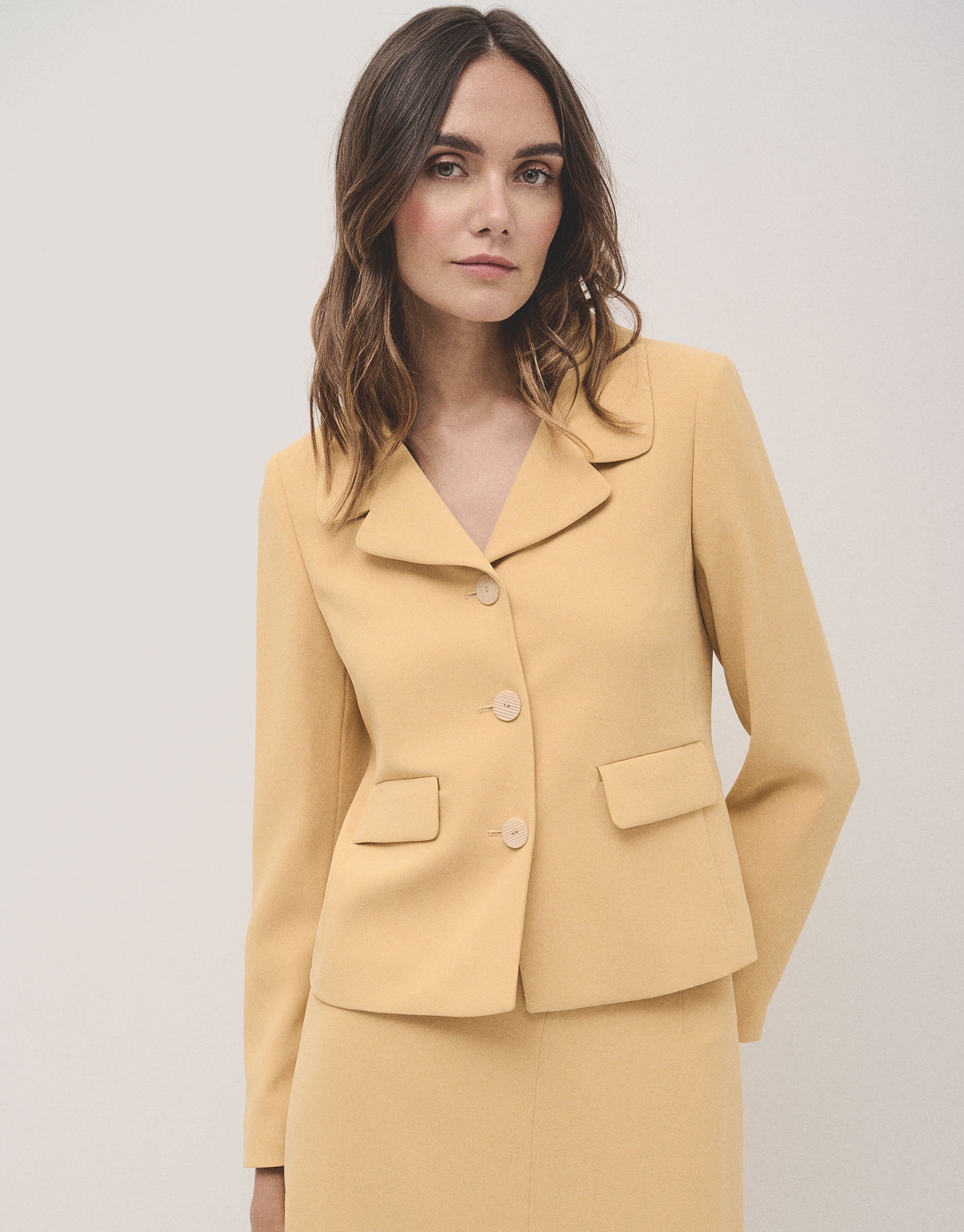 Short mustard crepe jacket