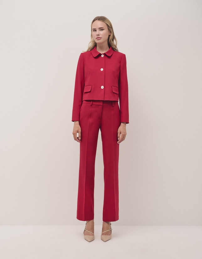 Short red crepe jacket with pockets on waist