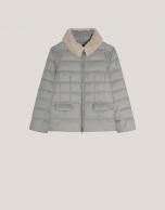 Chaqueta plumífero gris cuello borreguillo