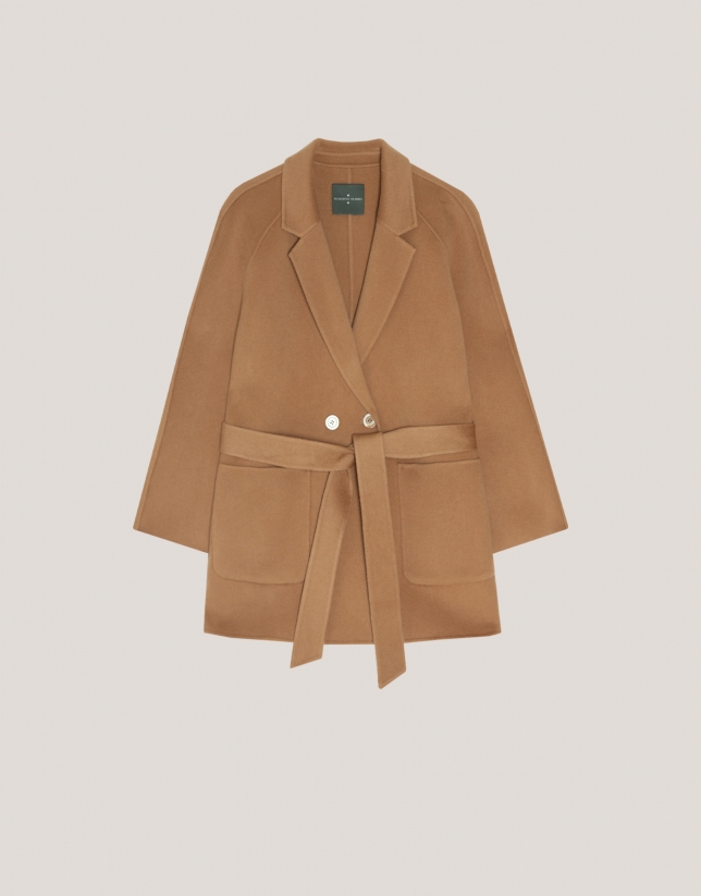 Short camel double-faced coat with belt