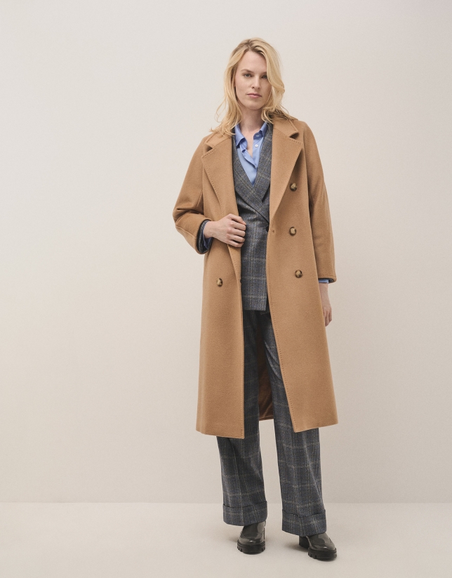 Long camel double-breasted cloth coat