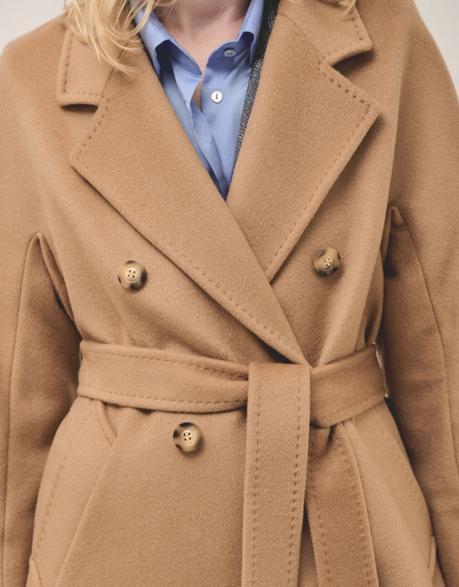 Long camel double-breasted cloth coat