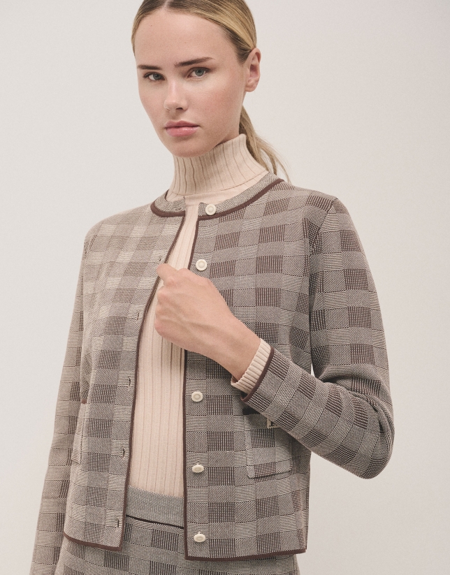 Brown checked knited jacket