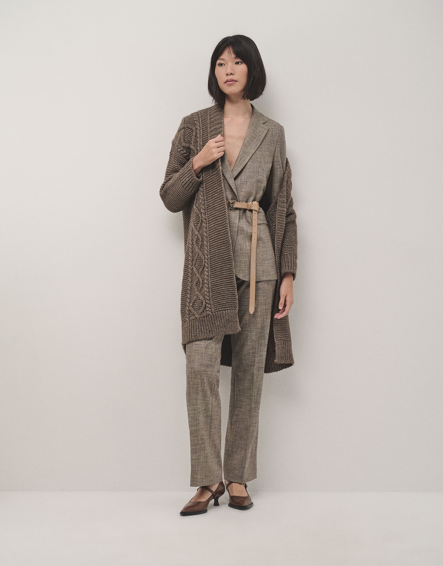 Three-quarter length knitted jacket in camel