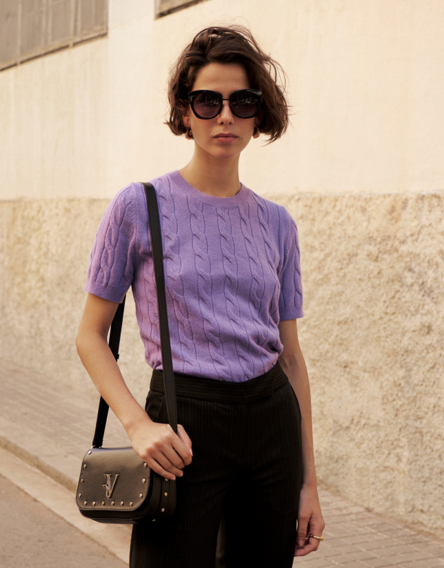 Lilac short sleeves T-shirt in woollen cable-stiched and stripes knit.