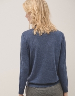 Blue V-neckline jumper in wool and silk