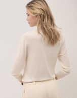 Ecru V-neckline jumper in fine wool 