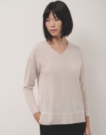 V-neckline oversize jumper in ecru fine wool