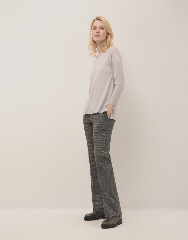 V-neckline oversize jumper in grey fine wool