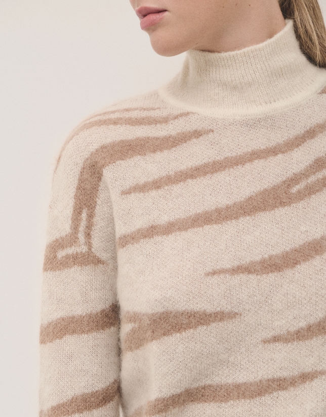 Long sleeves jumper in beige and ecru wool and mohair knit