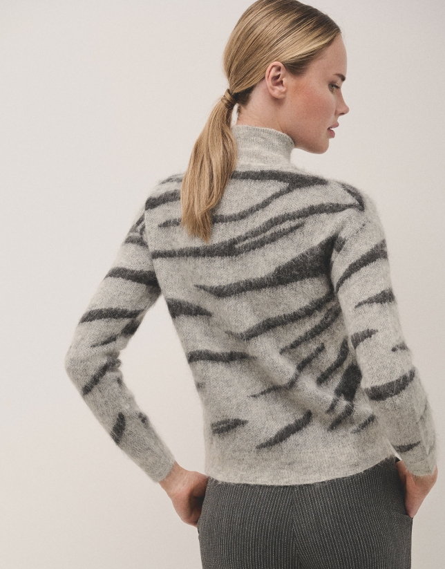 Long sleeves jumper in grey and black wool and mohair knit