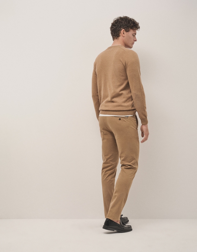 Cámel dyed fine twill chinos