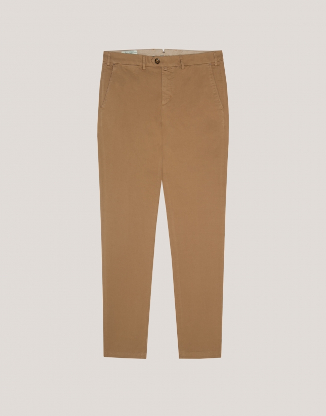 Cámel dyed fine twill chinos