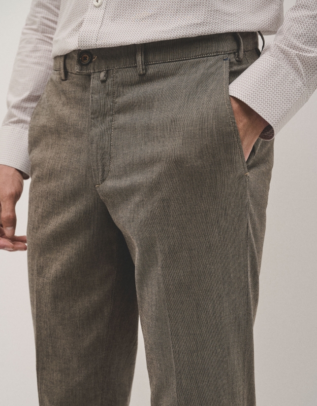 Black/camel structured chinos trousers