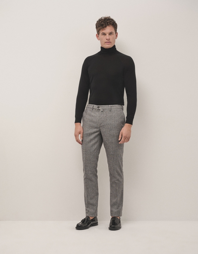 Grey houndstooth trousers