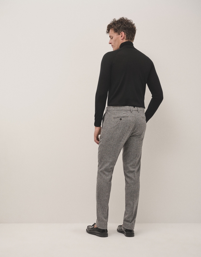 Grey houndstooth trousers