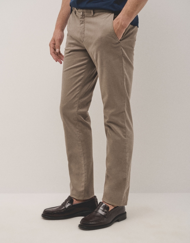 Mink dyed chino trousers