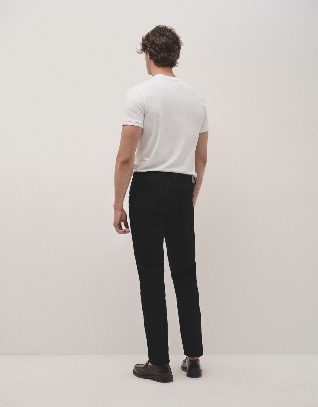 Pantalón vaquero negro slim fit