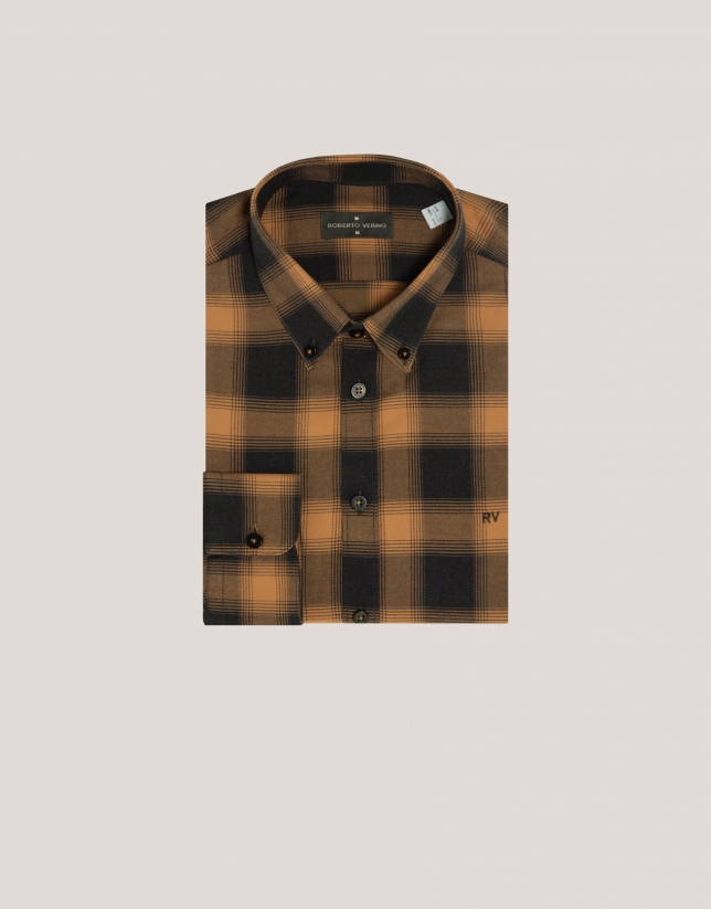 Camisa sport regular cuadros camel y negro