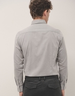 Camisa sport regular oxford gris