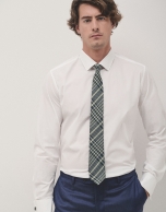 White slim fit dress shirt with twin cuffs