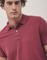 Dyed plum short sleeved polo shirt