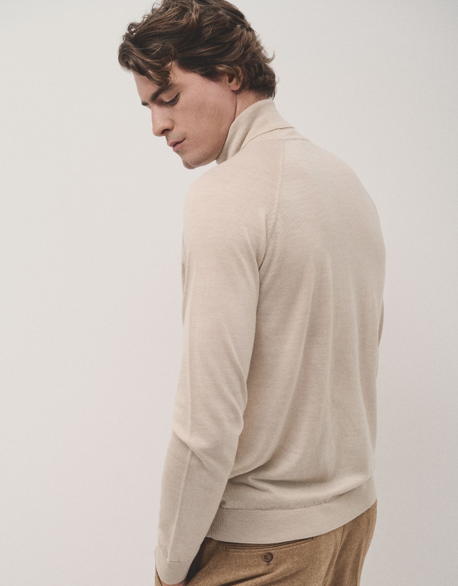 Sand-coloured wool turtle neck sweater