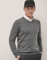 Grey wool sweater with V-neck 