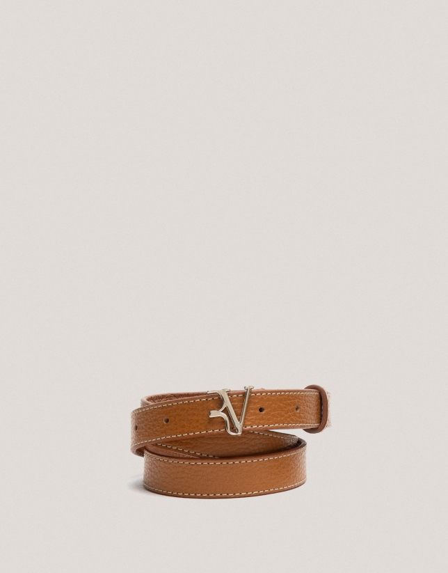 Narrow camel leather belt with back-stitching