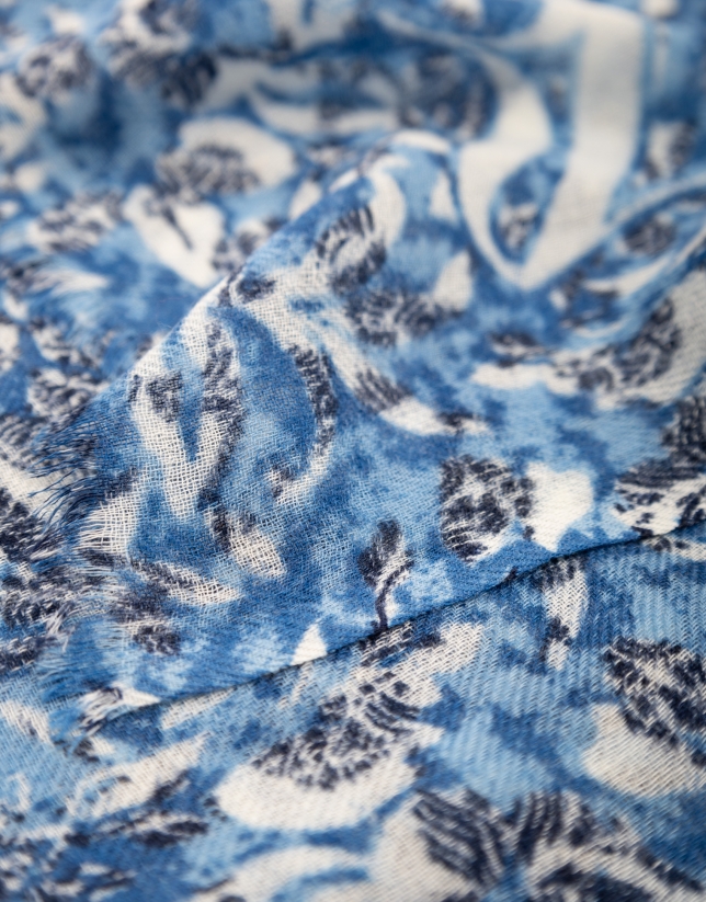 Blue floral print wool scarf