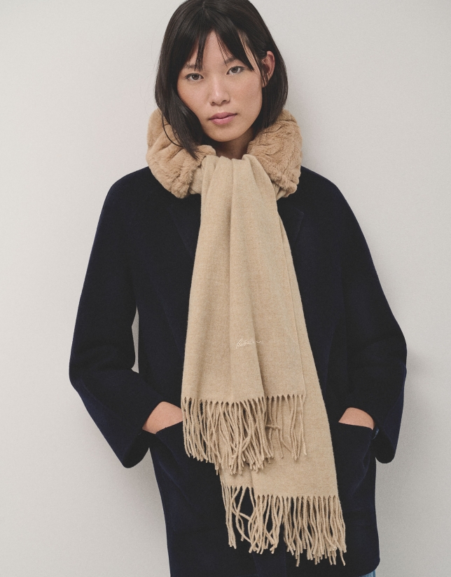 Beige foulard with soft collar