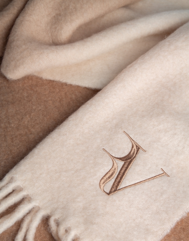 Faded camel wool and alpaca scarf with RV logo