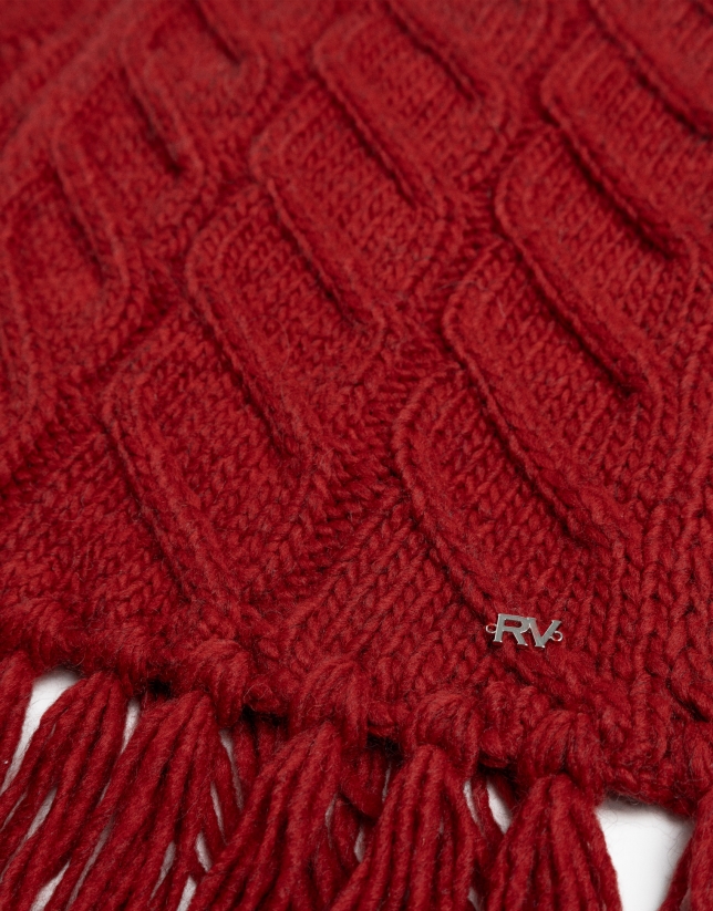 Red wool and alpaca scarf with cable-stitching