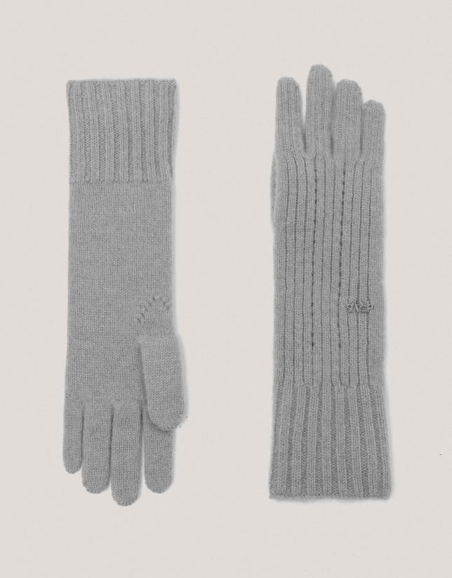 Gray alpaca and cashmere gloves