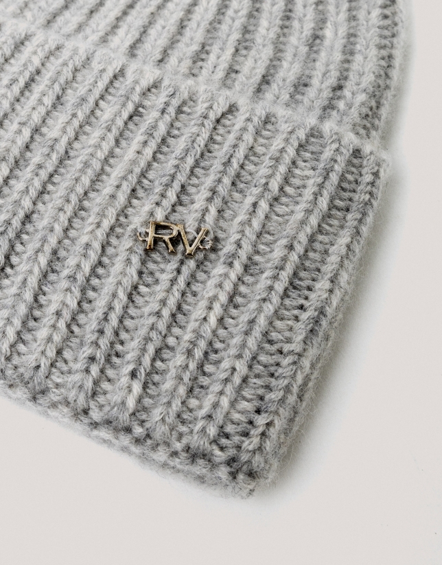 Gray ribbed alpaca and cashmere cap