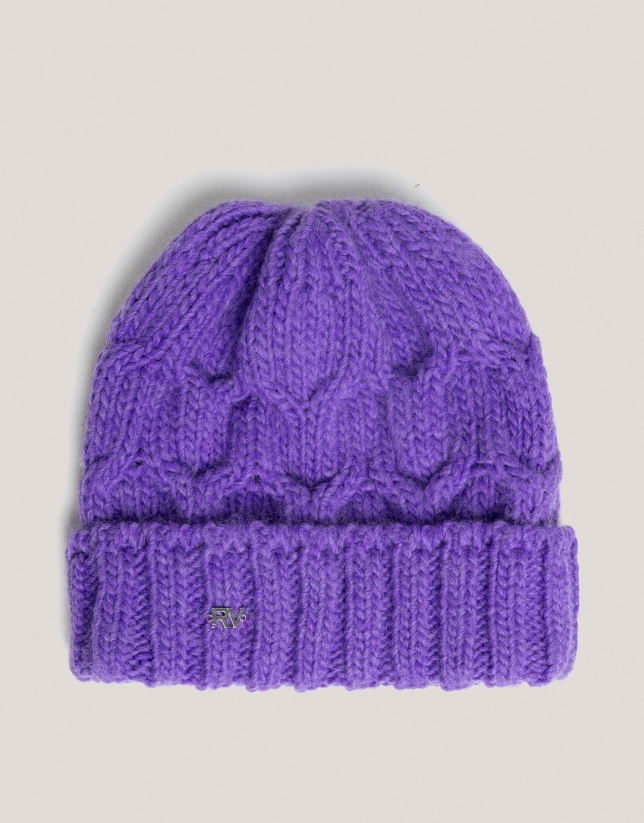 Gorro lana y alpaca punto trenzado morado