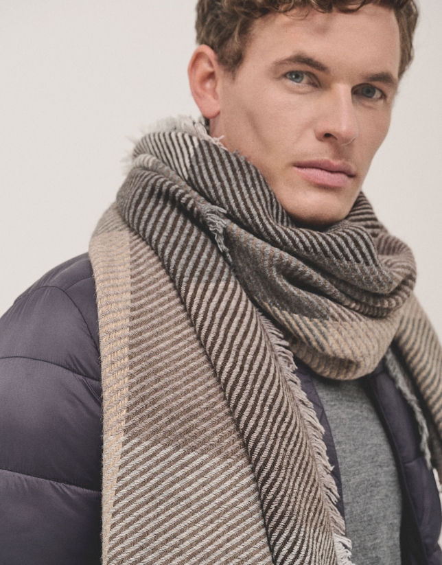 Mink-colored scarf 