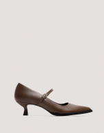 Brown goatskin leather pumps with strap