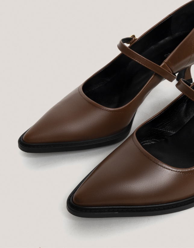 Brown goatskin leather pumps with strap