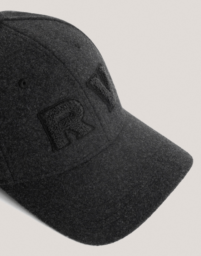 Gray felt cap with visor and embossed RV logo 