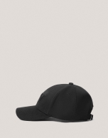 Visera fieltro negro con logo en relieve