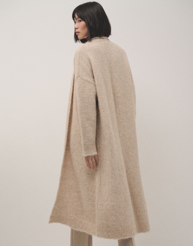 Long ecru plain knitted jacket