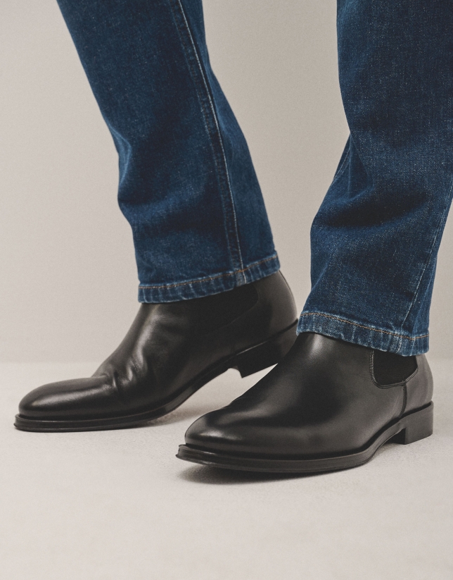 Black leather Chelsea ankle boots